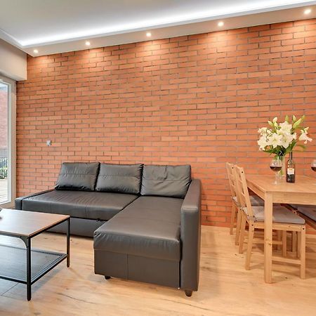 Central Apartment - Free Private Parking 格但斯克 外观 照片