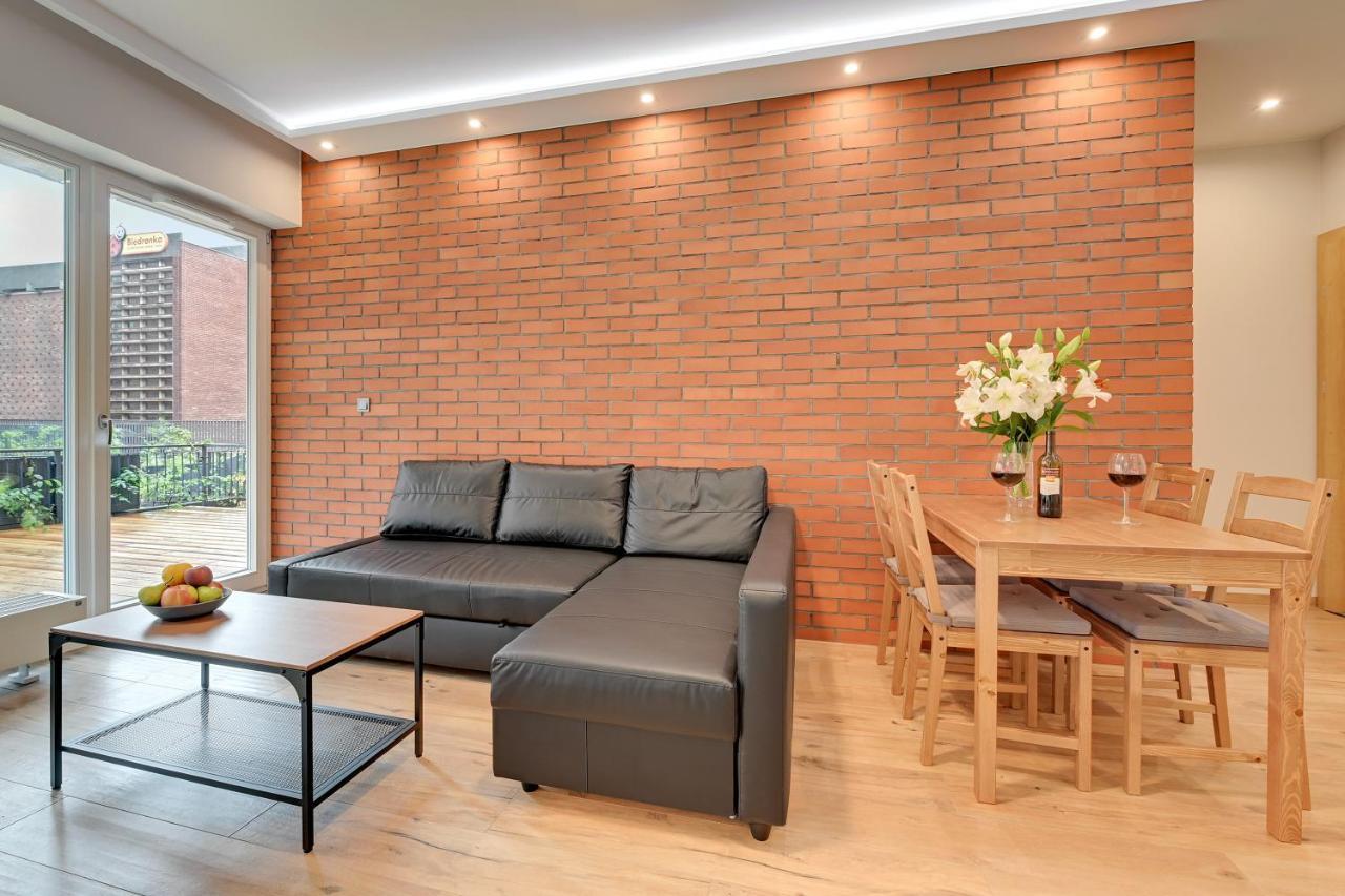 Central Apartment - Free Private Parking 格但斯克 外观 照片