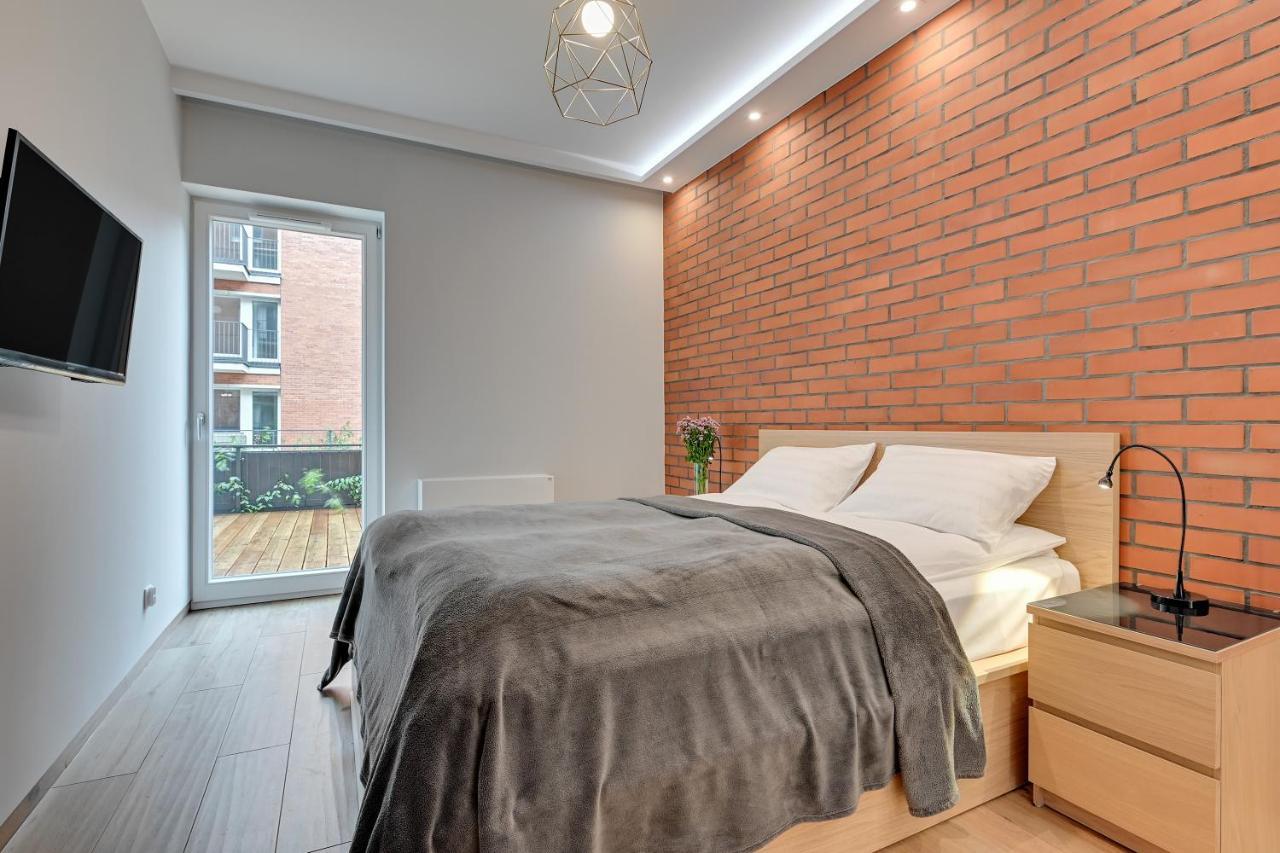 Central Apartment - Free Private Parking 格但斯克 外观 照片