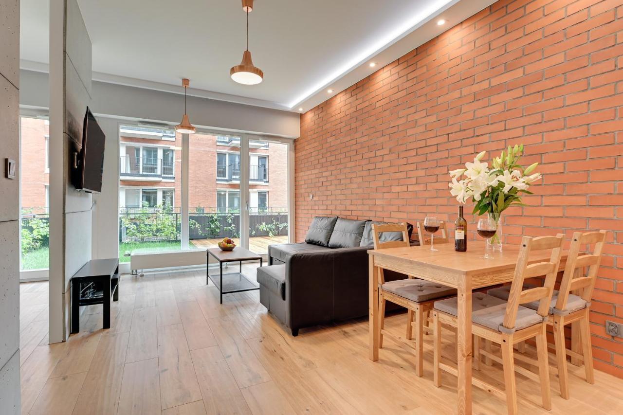 Central Apartment - Free Private Parking 格但斯克 外观 照片