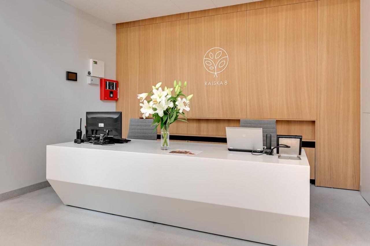 Central Apartment - Free Private Parking 格但斯克 外观 照片