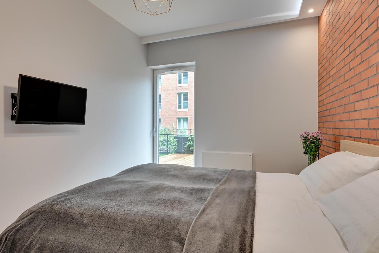 Central Apartment - Free Private Parking 格但斯克 外观 照片